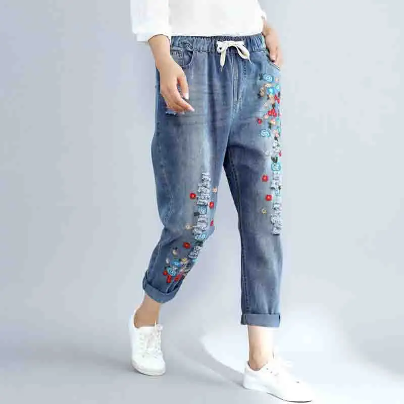 

2019 Spring Summer Women Jeans Korean New Flowers Embroidered Loose Nine Points Jeans Plus size Casual Harem pants