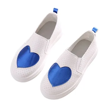 

2018 Kids Shoes Heart Style Autumn Children Shoes Girls Cute Flat Casual Leather Shoes Fashion Hollow Love Pattern Sneakers M2