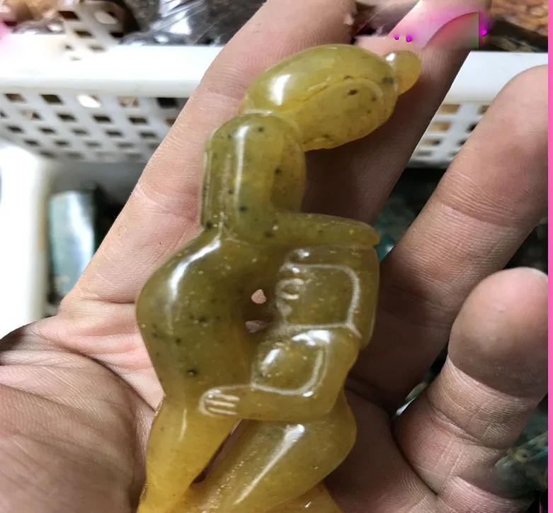 

The jade carving decorative jade pendant of erotic figure