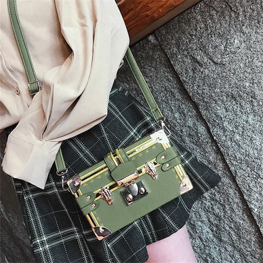 TOYOOSKY خمر حقائب مخلب الرجعية النساء حقيبة ساع المغطاة بألواح مربع حقيبة برشام Crossbody حقائب كتف صغيرة مربع محفظة