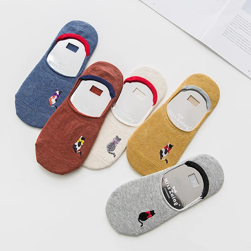 

2019 New Arrival Casual Work Women Fashion Skateboard Embroidery Cat Sock Comfortable Lady Ankle Socks Breathable Equipment