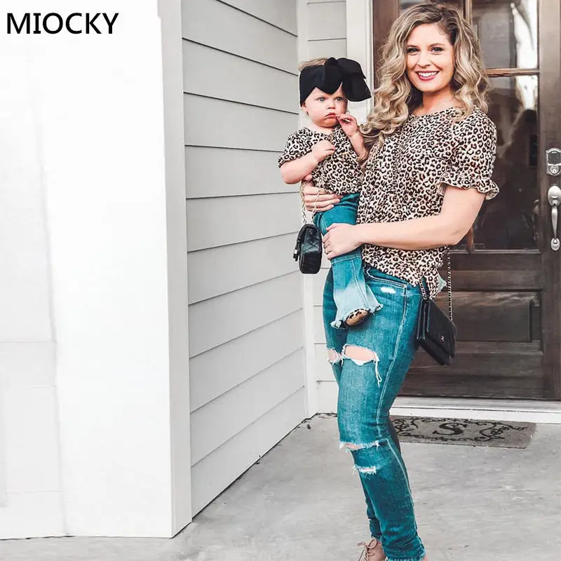 

Mother and Daughter Clothes Short T-shirts Ruffles Leopard Print Tops Women Family Matching Clothes Mommy and me Clothes E0164