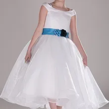 Милое детское платье с рукавами-крылышками; белое платье из органзы с цветочным узором для девочек с синим поясом