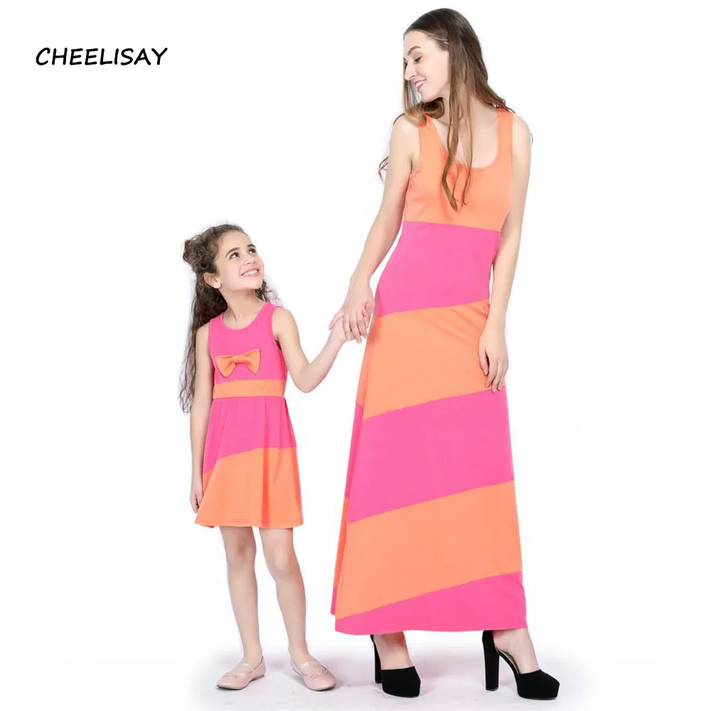 Одинаковое платье без рукавов для мамы и дочки в стиле пэчворк Хлопковое платье в полоску для мамы и дочки одежда для родителей и детей