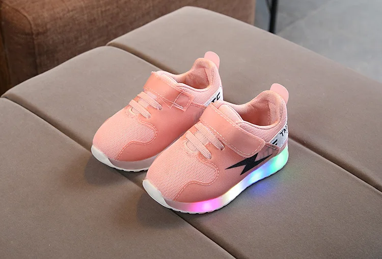 Новая спортивная обувь для детей 1-5 лет со светодиодными лампами, обувь для бега для мальчиков и девочек, нескользящая Мягкая Повседневная обувь для новорожденных
