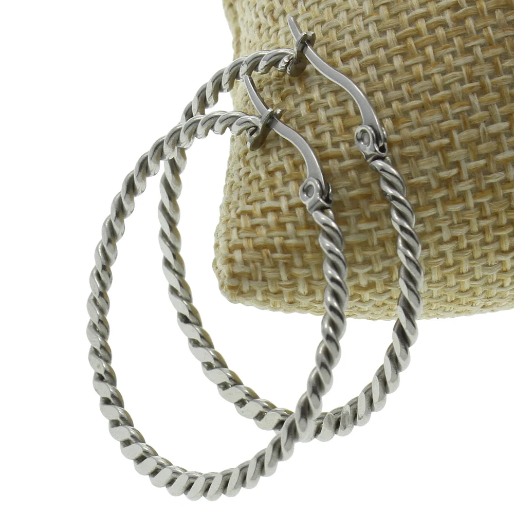 

YYW 2017 Vintage Silver-color Twist Stainless Steel Hoop Earrings Women Simple Rock Punk Round Circle Loop Hoop EarringS Creole