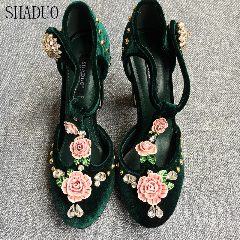 Shaduo/; женские бархатные туфли на высоком каблуке с Т-образной застежкой, украшенные стразами и вышивкой; свадебные туфли
