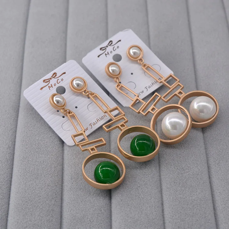 

Geometric Round Cutout Fashion Pearl Earrings