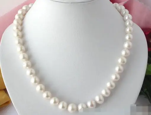 

3784 WHITE ROUND FRESHWATER CULTURED PEARL NECKLACE