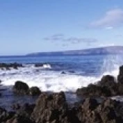 Waves breaking on the rocks  Makena Beach  Maui  Hawaii  USA Poster Print (18 x 6)