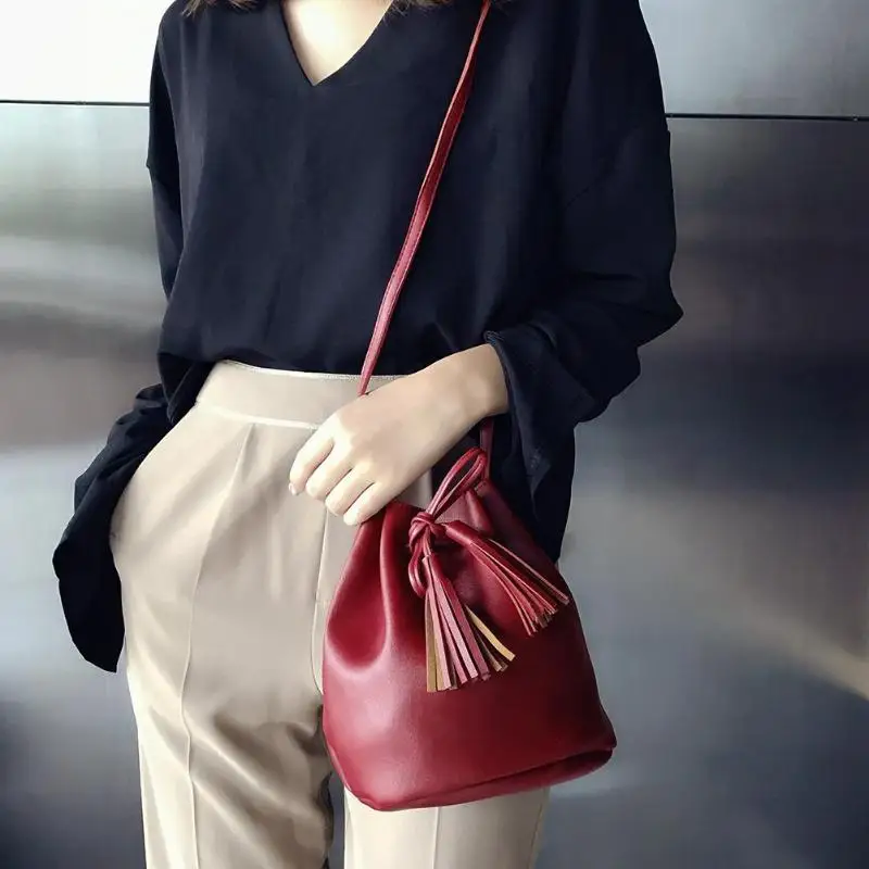 خمر أزياء صغيرة جلد النساء دلو حقيبة يد الفتيات شرابة الرباط حقيبة كتف رسول Crossbody أكياس المحافظ