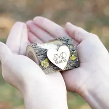 Сделанные на заказ влюбленные подарки для пары на День святого Валентина кольцо коробка деревенская Свадебная деревянная коробочка для колец Держатель Имя, дата кольцо шкатулка инструменты