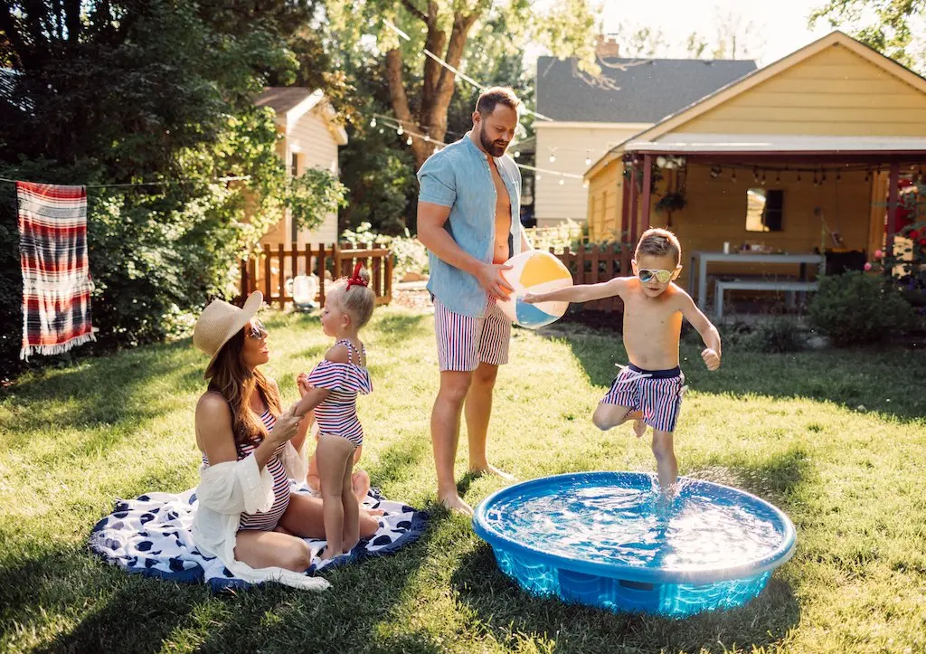 Летний семейный купальник, купальный костюм для мамы и дочки, полосатый женский купальник бикини для девочек, Купальник Одежда для купания