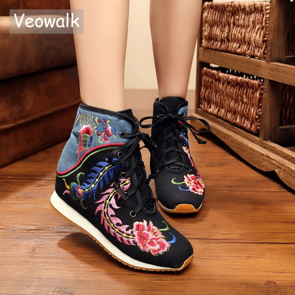 Baratos Veowalk invierno mujeres corto tobillo piel botas algodón bordado encaje up señoras Casual cálido lona oculta cuñas zapatos plataformas