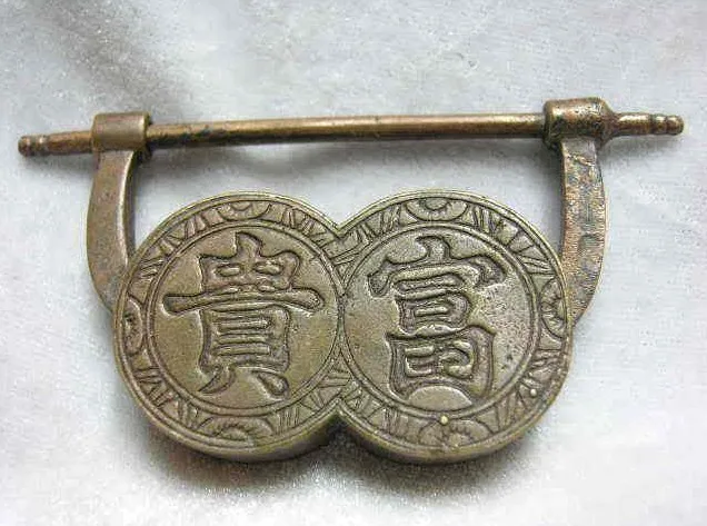 

Metal Crafts Rare Chinese Style Brass Carved "fu Gui'' Lock And Key fast Shipping
