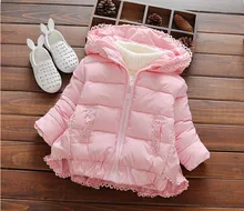 Mode Filles d’hiver clothing Bébé Fille Dentelle épaississement à capuchon vestes survêtement Enfants Warmer coton-rembourré Manteaux rose rouge