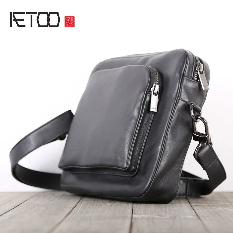 

AETOO Leather handmade single shoulder oblique cross Baotou layer cowhide casual bag fashion bag men and women