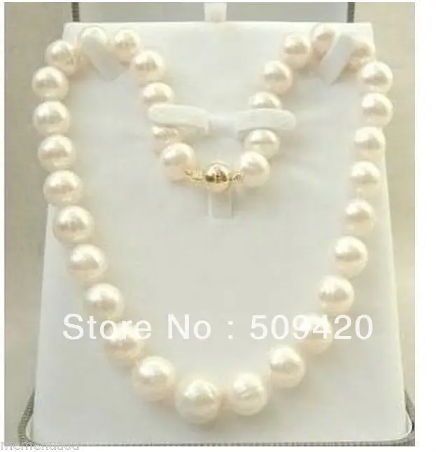 

Free Shipping10-11mm White Akoya Cultured Pearl Necklace 18