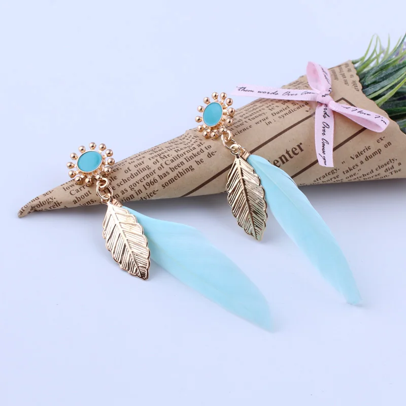 

High Quality Vintage Ethnic Boho Gypsy India Feather Earrings Gold Color Flowers Leaves Long Feather Drop Earrings For Women