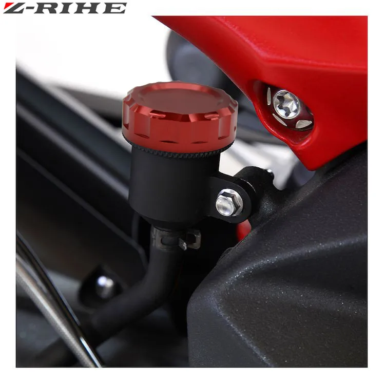 british_customs_rear_billet_master_cylinder_reservoir_750x750