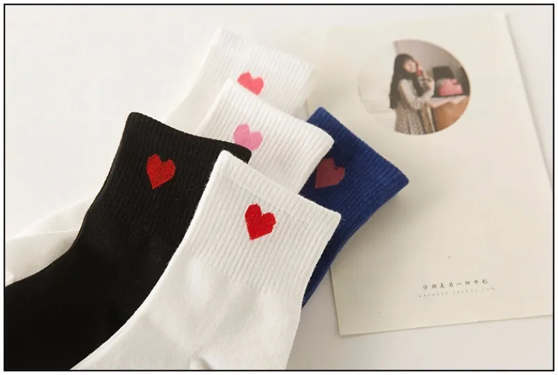 Cody Сталь Колледж ветер Женская мода Носки для девочек Harajuku Стиль Для женщин Повседневное Носки для девочек немного любви в трубке носки для