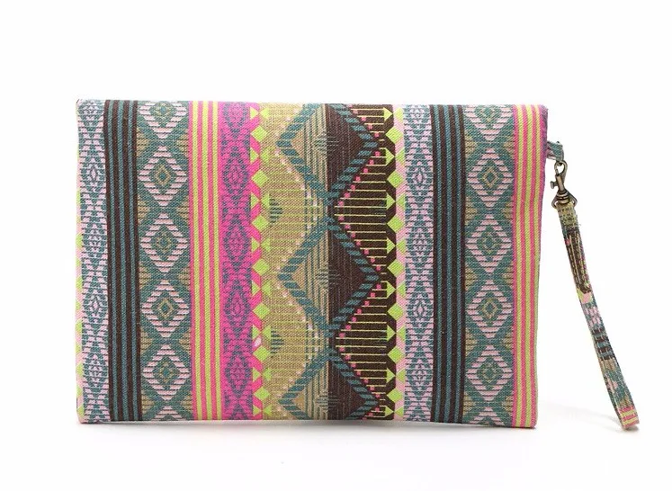 2506843923_2094737602