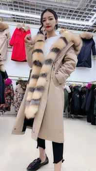 

The new fur pie overcomes the fox fur green roots and the whole liner. The long Parker coat keeps the ladies windbreaker detacha