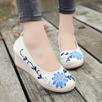 

Chinese High Heel Wedges Embroidered Beijing Shoes 3d Flowers Women's Canvas Embroidered Pumps
