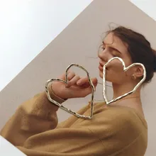 Серьги-гвоздики в романтическом стиле с большим сердцем для женщин, модные серьги из сплава неправильной формы в стиле панк, вечерние серьги