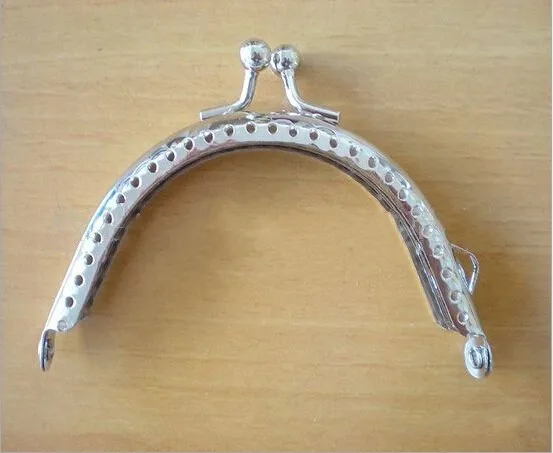 

20PCS Smooth Coin Purse Frames 8.5cm Silver Purse Metal Frame Kiss Clasp DIY Sew Bags Clutch Accessories Sewing Handbag Handle