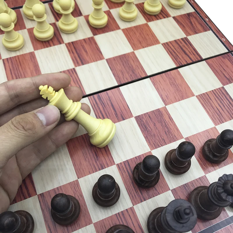 High Quality Magnetic Chess Large High-grade Imitation Mahogany Chess Wood Toy Plastic High Impact Plastic Yernea
