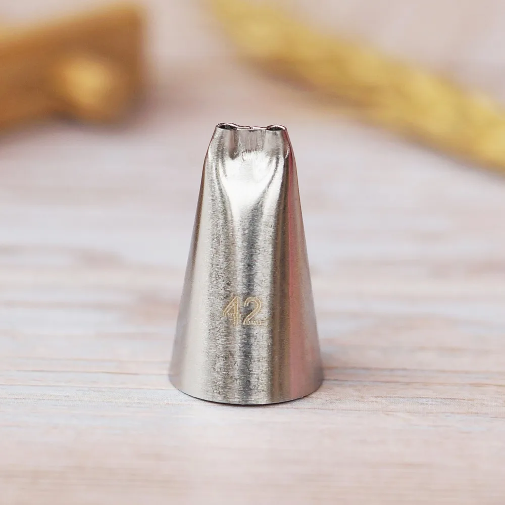 

#42 Two-Hole Piping Nozzle Icing Tip Cup Cake Cream Decorating For Pulling Parallel Line Small Size