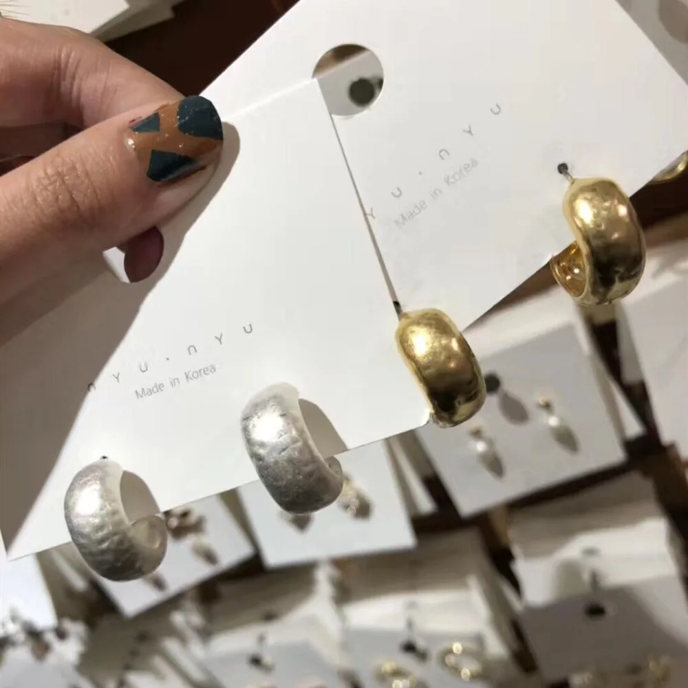 

HUANZHI Simple S925 Sterling Silver Vintage Matte Gold C-shaped Small Wide Hoop Earrings for Women Girl Party Jewelry
