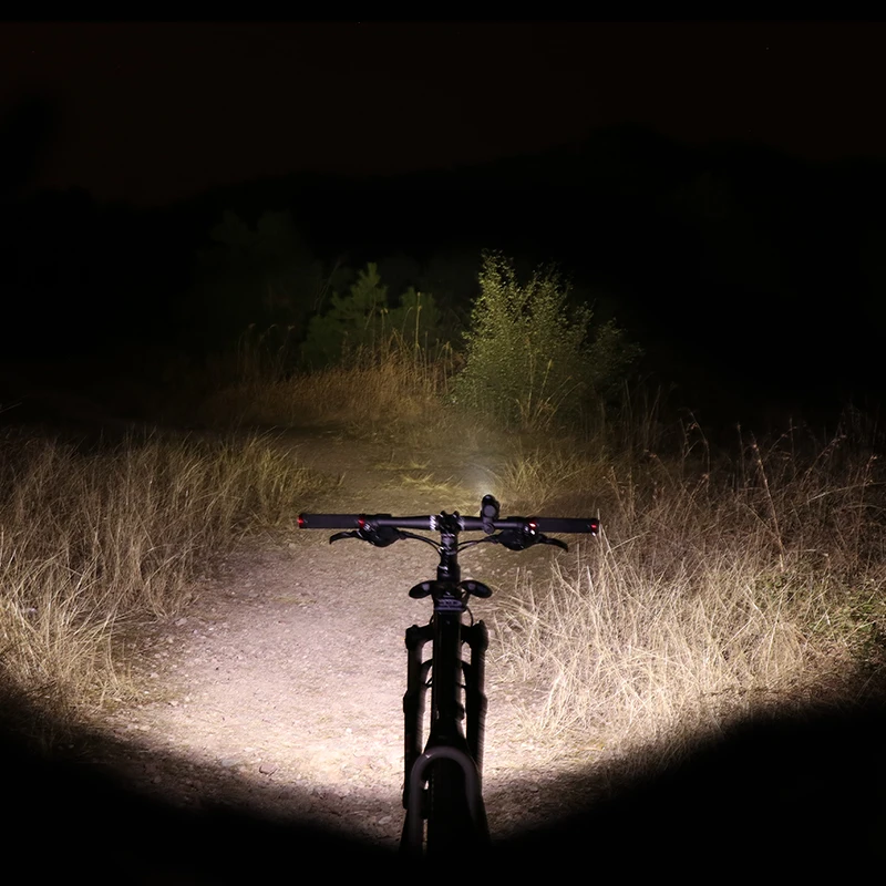 Perfect ROCKBROS MTB Bicycle Light Waterproof USB Rechargeable 3000 mAh Power Bank 1000 Lumen Led Bike Front Headlight Bike Accessories 2