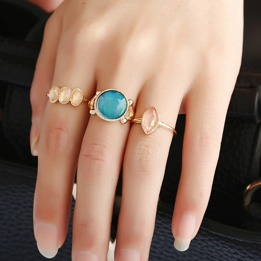 кольцо с красным камнем серебро. кольцо с круглым плоским камнем. кольцо с топазом в золоте. кольцо с крапановым кастом топаз. кольцо с круглым камнем.