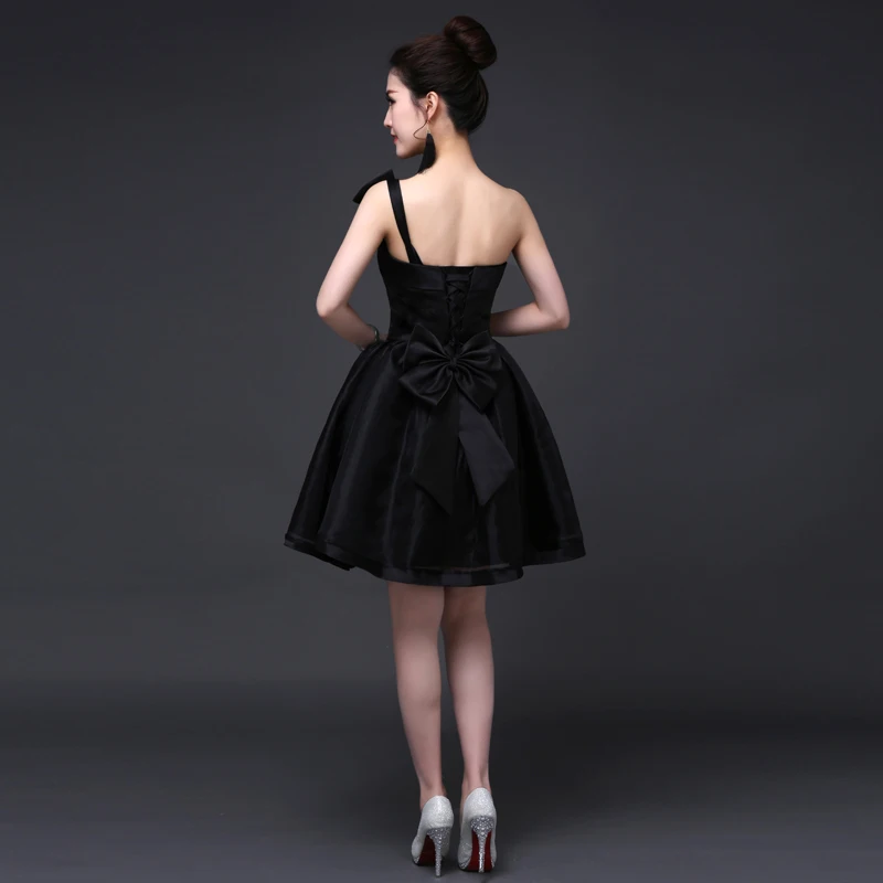 Fashion beautiful Short black skirt Shoulder dress will host a dinner banquet in costume new