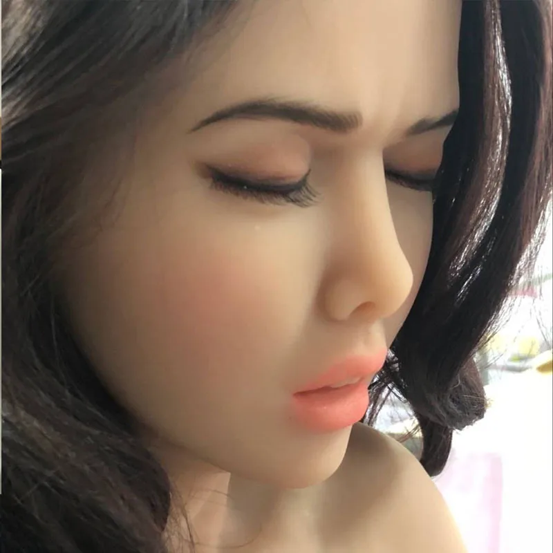 doll close