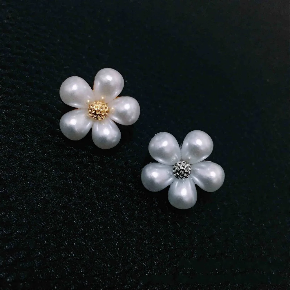 

Delicate Pearl Brooch For Women Small Button Shirt Collar Pin
