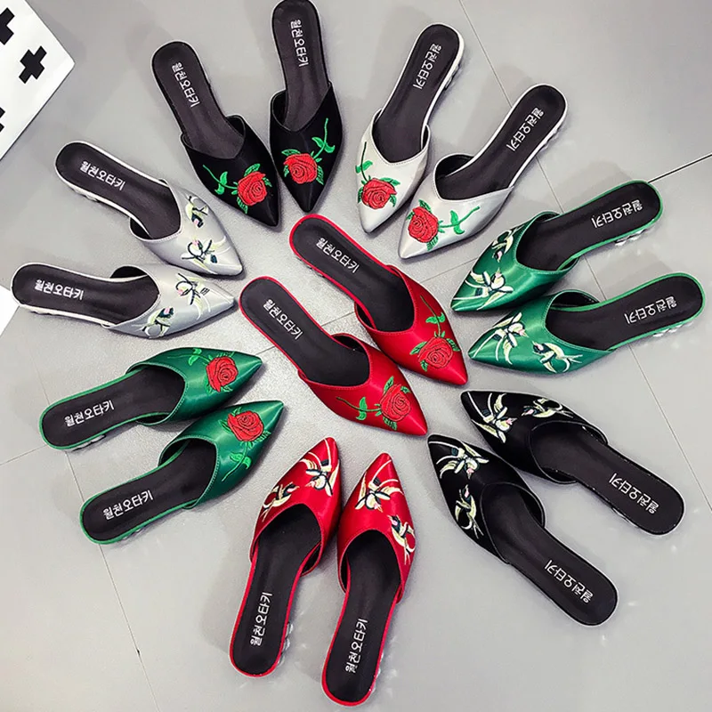 

Plus Size 35-42 Summer Shoes Women Slippers Pointed Toe Flats Embroider Silk Slipper Floral Print Slides Dress Shoe Woman N7181