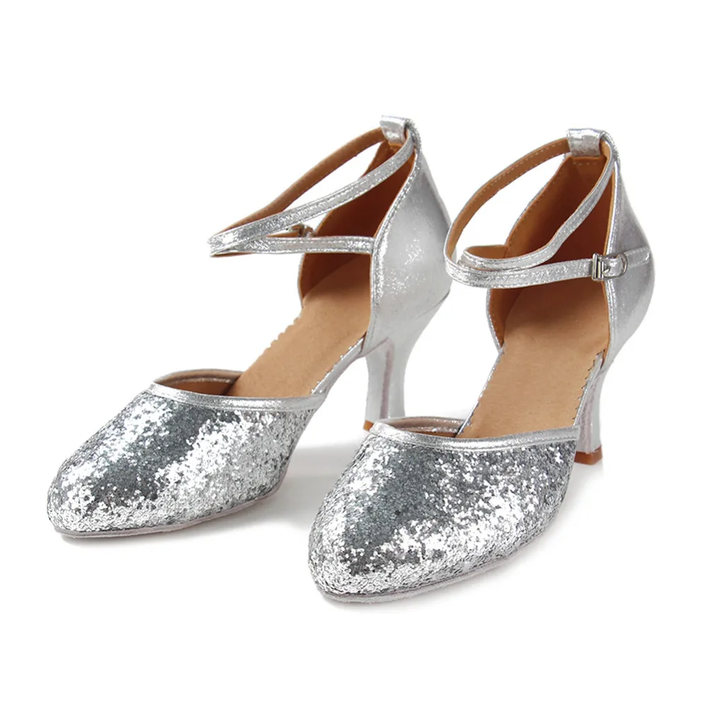 Latinas Heels