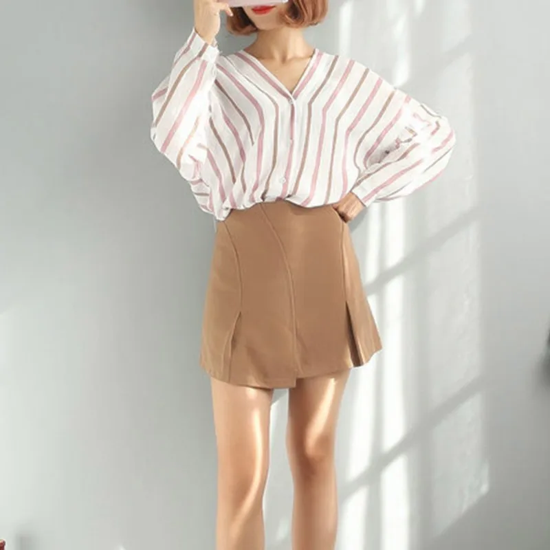 

2019 Women Full Sleeve Striped Shirts Female V Neck Casual Tops Button Bat Blouse