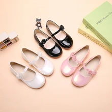 Кожаные туфли для девочек из искусственной кожи; обувь принцессы; коллекция года; Летние вечерние туфли для девочек; дышащие детские туфли