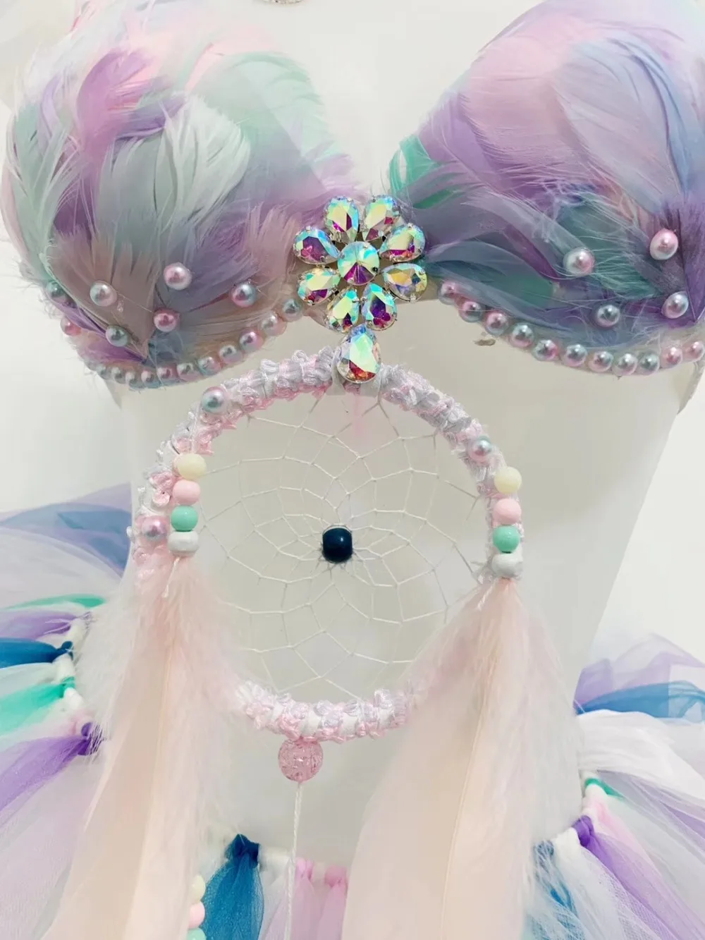 Разноцветные перья бюстгальтер с кристаллами Юбка из сетчатой ткани Для женщин комплект для ночного клуба Бар вечерние танец наряд