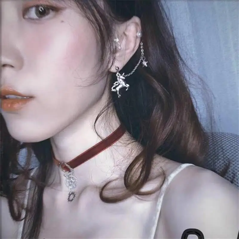 

Korean Style Simple Horse and Star Silver Color Dangle Earrings for Women Fashion Charming Chain Earrings for Female 2019 Aros