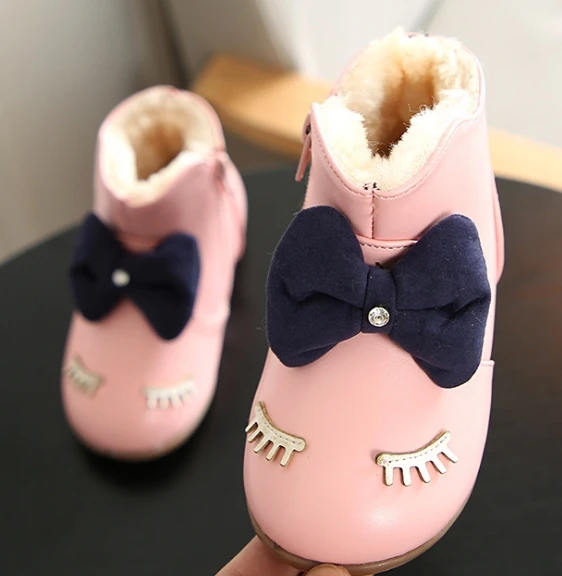 Новые зимние сапоги для малышей; хлопковые сапоги в Корейском стиле с ресницами для девочек; хлопковые сапоги для малышей; зимняя обувь с мягкой подошвой для детей 1-3 лет