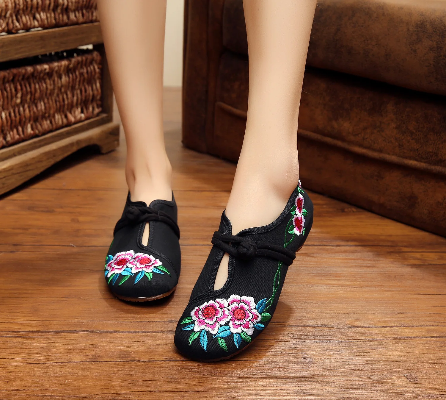 

Plus Size 41 Fashion Women Shoes, Old Beijing Mary Jane Flats With Casual Shoes, Chinese Style Embroidered Cloth shoes woman