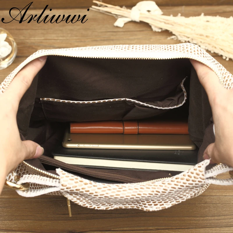 Arliwwi 100% Genuine Leather Shiny Serpentine Shoulder Bags Big Casual Soft Real Snake Embossed Skin Big Bag Handbags Women