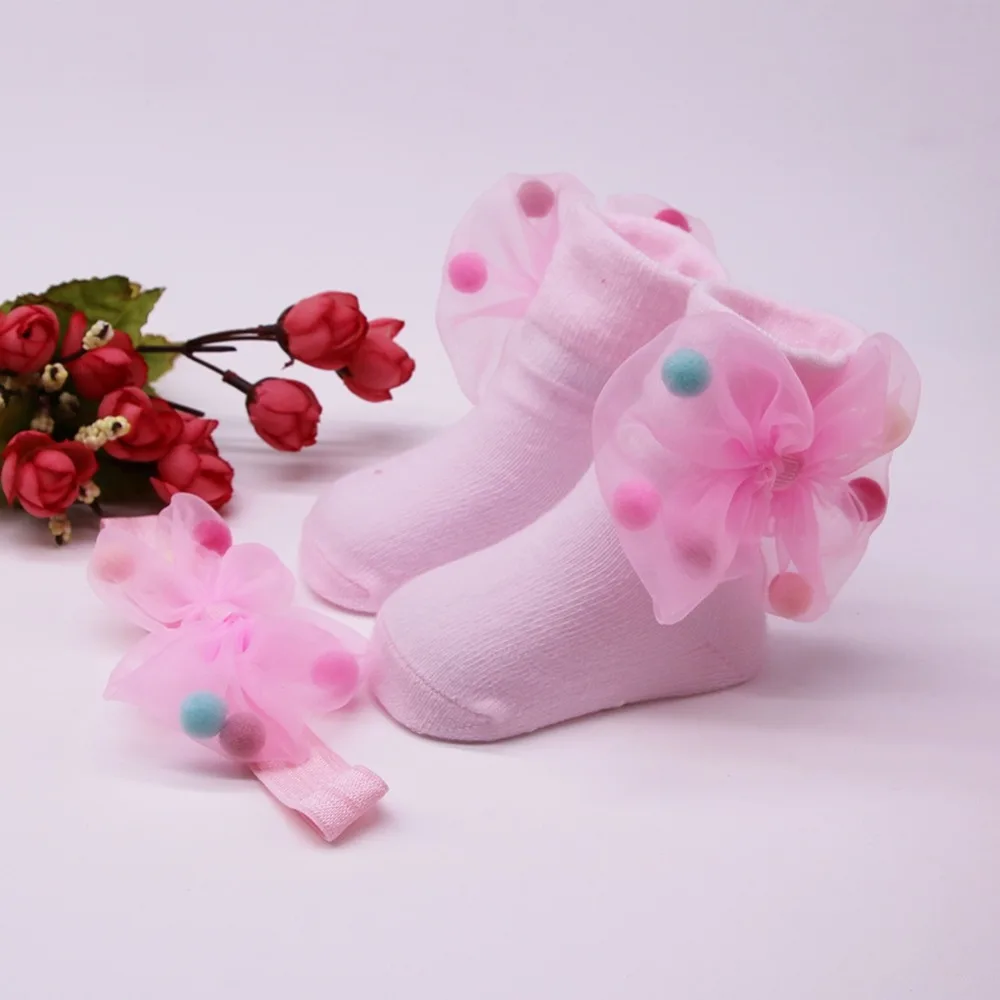 

Infant Newborn Baby Girls Cotton Mesh Bowknot Hairball Design Sets 3 Colors Comfortable Solid Color Socks + Hairband 2 Pcs Sets