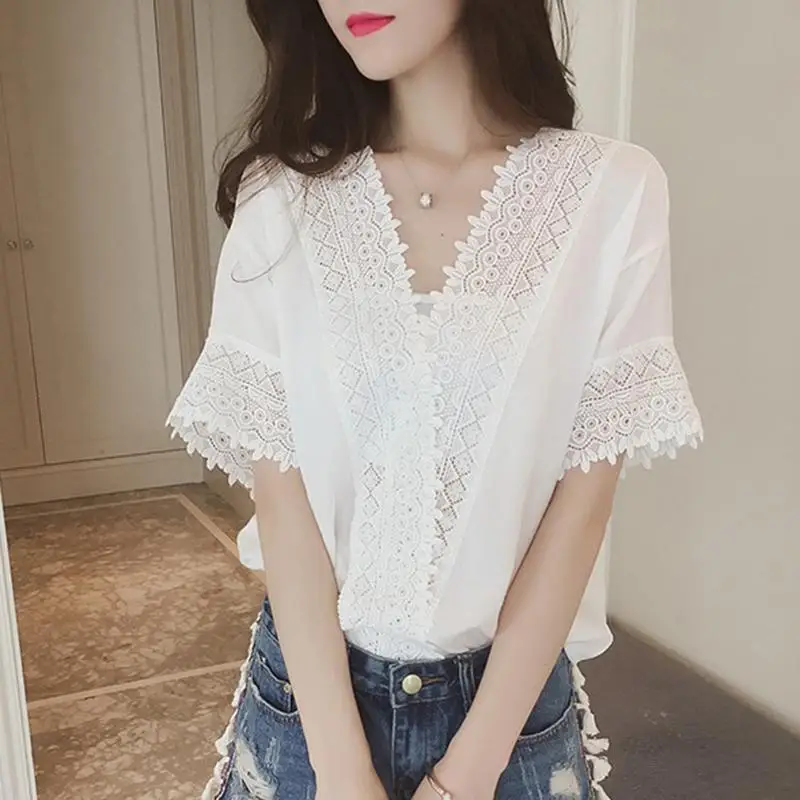 

Sweet Women Hollow Out Lace Blouses Tops Short Sleeve V-neck Lady Casual Loose Elegant Shirt Tops Sexy Lady Chiffon Chemise