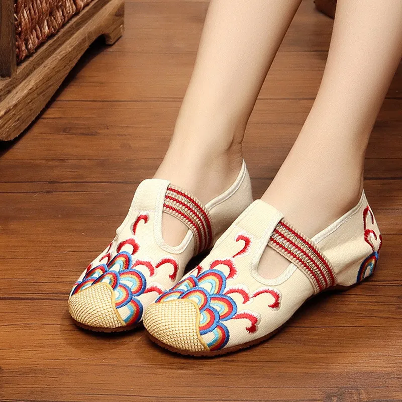 

2017 Fashion Casual Woman Flats Chinese Style Embroidery Oxford Shoes For Women Loafers Dancing Shoes Plus Size 34-41